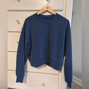 EUC lululemon Softstreme perfectly oversized cropped crew in Mineral Blue sz 4